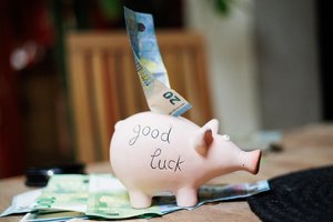 Taupymas ateičiai: vaikų studijoms, būstui arba – išvis niekam