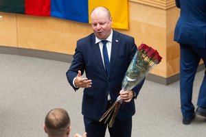 Viskas: S. Skvernelis – nebe Seimo pirmininkas, išlydėtas – su opozicijos meile ir juokais