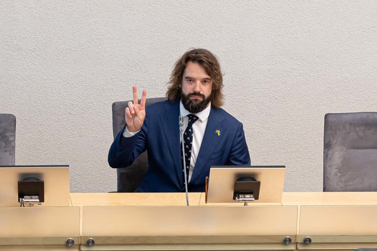 Seime – nejaukus momentas P. Poderskiui: po kelių pastabų atsistojo ir išėjo