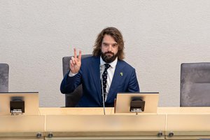 Seime – nejaukus momentas P. Poderskiui: po kelių pastabų atsistojo ir išėjo