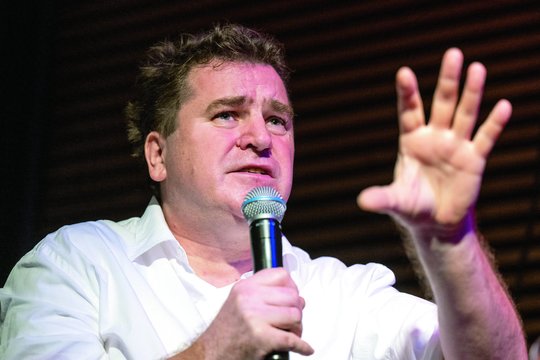 Žymaus istoriko sunki dalia – knygas rašo lovoje, kankinamas skausmų ir be miego