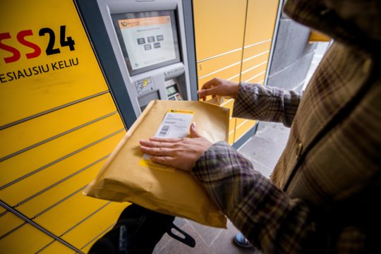 Tauragėje vyras atsiimtoje siuntoje rado kvaišalų – policija pradėjo tyrimą