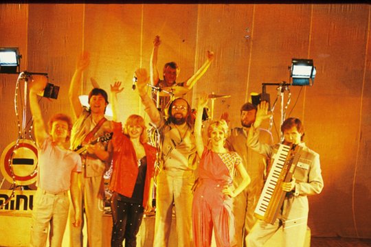 Devintojo dešimtmečio roko legenda Mikas Suraučius sugrįžta kino ekranuose