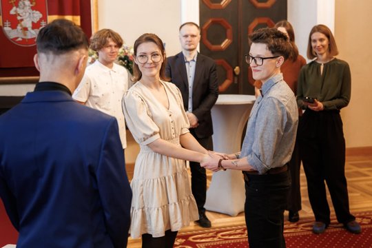 Tokia akimirka – pirmąkart Lietuvos istorijoje: Karolinai ir Eglei įteiktas partnerystę patvirtinantis pažymėjimas