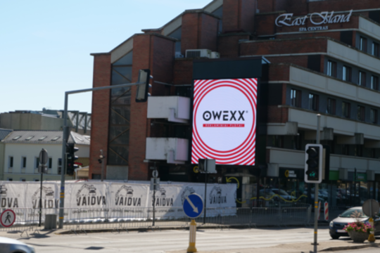 OWEXX reklaminiai plotai: profesionalūs reklamos sprendimai 