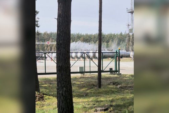 Tiesiogiai iš Baltosios Vokės: nufilmavo dujų rezervuarų aušinimo operaciją