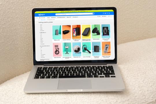 „Pigu.lt“ atskleidė: šie telefonų priedai Lietuvoje perkami dažniausiai