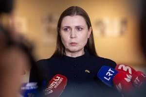 D. Šakalienė su premjere diskutuos apie karių siuntimą į Ukrainą: I. Ruginienė nori ramiai įsivertinti