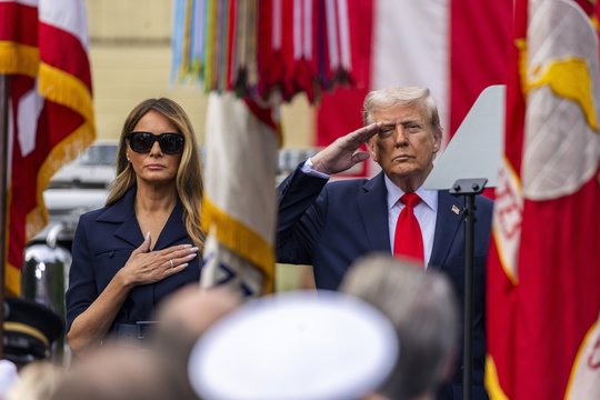 D. Trumpas ir kiti pareigūnai per Rugsėjo 11-osios minėjimą pagerbė ir Ch. Kirko atminimą