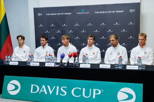 Ištraukti Daviso taurės burtai: pirmasis dvikovoje prieš Beniną žais Vilius Gaubas