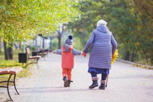 Ausys užsiraitė po močiutės replikos anūkei, tačiau dar labiau pribloškė, ką tuo metu darė jos motina