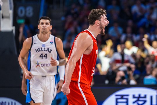 Jokių šansų: graikus sudaužę turkai – Europos čempionato finale