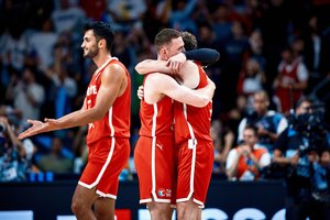 „Dvylika milžinų grįžo“: po beveik ketvirtį amžiaus lauktos pergalės – emocingi turkų žvaigždės žodžiai