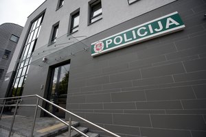 Emocijos Vilniaus policijos komisariate: pareigūnė į darbą atėjo girta, ji nušalinta nuo tarnybos