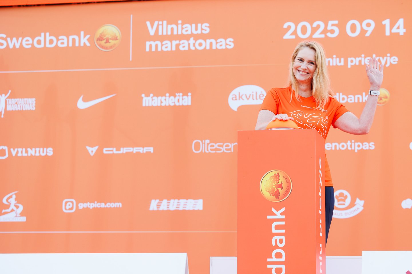 Maratono startą paskelbė „Swedbank“ Lietuvoje vadovė Inga Skisaker.<br> T.Bauro nuotr.