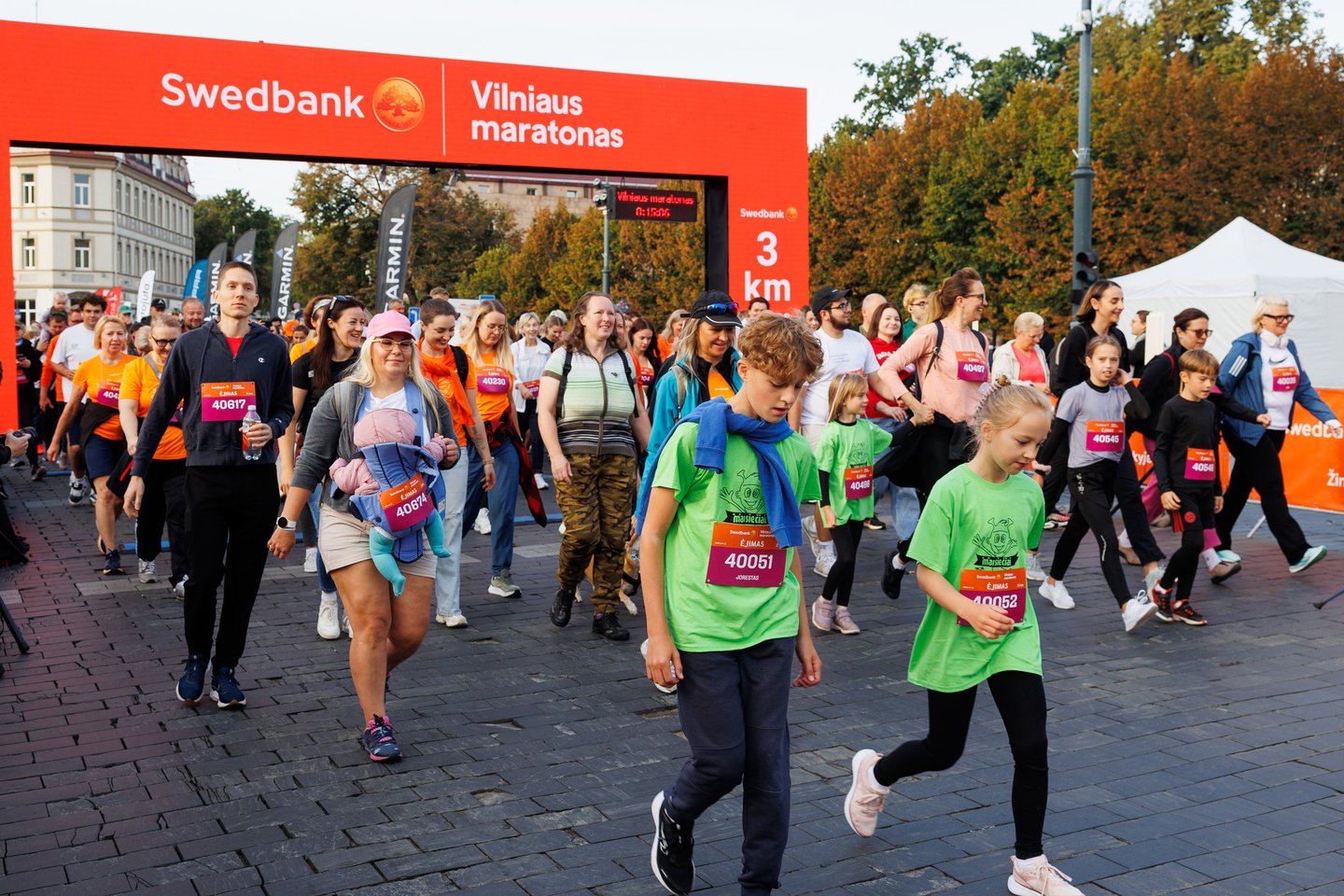 „Swedbank Vilniaus maratono“ akimirkos. Naujiena renginyje – „Swedbank“ inicijuotas 3 km ėjimas<br> T.Bauro nuotr.