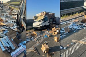 Lenkijoje į lietuvio vairuojamą mikroautobusą įsirėžė gyvulius vežęs sunkvežimis – žuvo 7 gyvuliai, pabiro kontrabandinės cigaretės