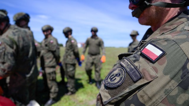 Lenkija atidžiai vertina Rusijos grėsmę: pasidalijo, kas vyksta šalies viduje