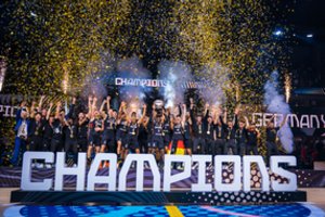 Fantastiškame finale turkus įveikę vokiečiai – ir pasaulio, ir Europos čempionai