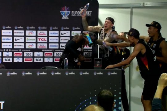 Europos čempionatas – dviguba šventė D. Schroederiui: užfiksavo, kaip pasveikino su gimimo diena