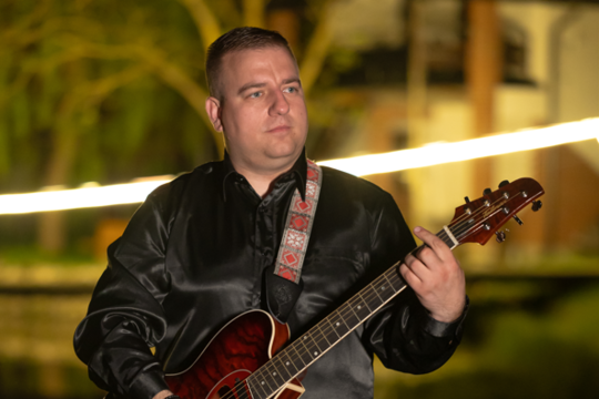 To iš dainuojančio ugniagesio nesitikėjo niekas: pristato jam nebūdingą dainą