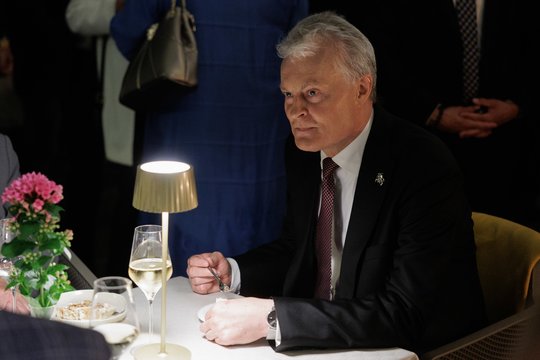 Teismas tenkino G. Nausėdos skundą VRK