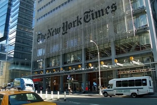 D. Trumpas planuoja smogti „The New York Times“: rengia 15 mlrd. dolerių ieškinį dėl šmeižto 