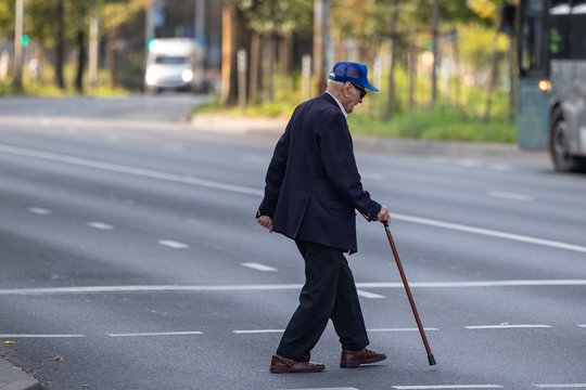 Su verslo liudijimu dirbančius pensininkus pasiūlyta atleisti nuo PSD įmokų