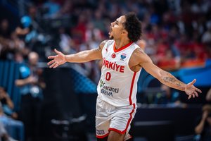 „Anadolu Efes“ vadovas paneigė kalbas apie Sh. Larkino atsisveikinimą su Turkijos rinktine