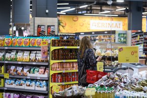 Parduotuvių lentynose nuguls nematyta produkcija: įspėja – atrodys paprastai, tačiau pigu nebus