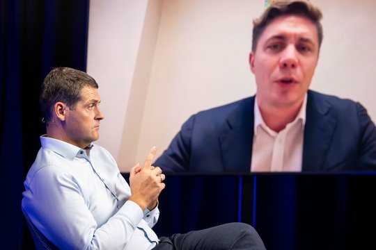 Dilemoje įklimpusius „socdemus“ gelbėti nusiteikė opozicija: „Jei nori išbristi iš klaidos, išvaryk kiaulę nuo altoriaus“