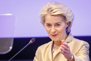 Europos Parlamentas spalį vėl balsuos dėl nepasitikėjimo Europos Komisija