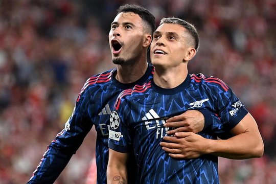 Čempionų lygos starte: teisėjas iš Lietuvos, debiutantų niuksas PSV komandai ir „Arsenal“ pergalė