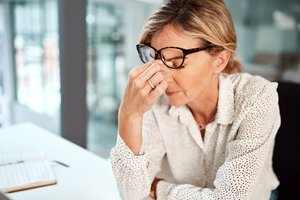 Menopauzės simptomai, kurie gali jus nustebinti: į ką atkreipti dėmesį perimenopauzės metu