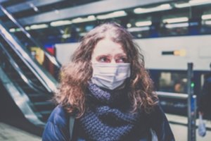 Naujoji COVID-19 atmaina: atsakė, kada galima laukti susirgimų piko