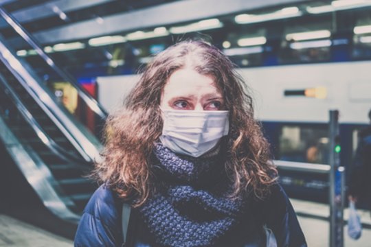 Naujoji COVID-19 atmaina: atsakė, kada galima laukti susirgimų piko