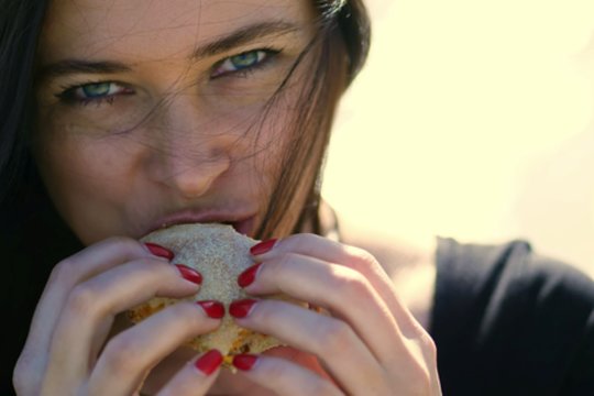 Norite paragauti kreidos, smėlio ar ledo? Šeimos gydytojas išdavė, ką tai reiškia jūsų organizmui