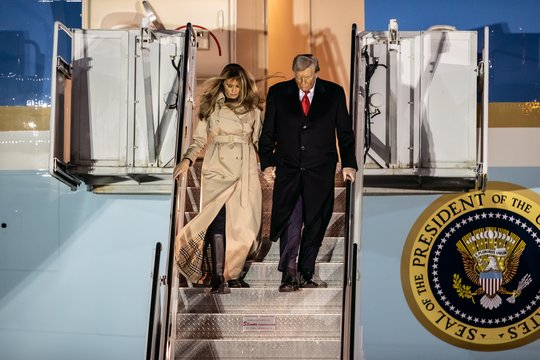 Pavojingas incidentas su JAV prezidento lėktuvu: D. Trumpas buvo per plauką nuo tragedijos