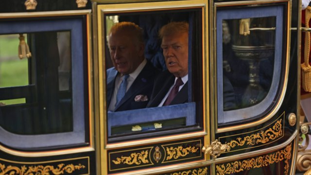 Iš karaliaus Karolio III – ypatingas dėmesys D. Trumpui: akcentavo bendrą kovą prieš tironiją