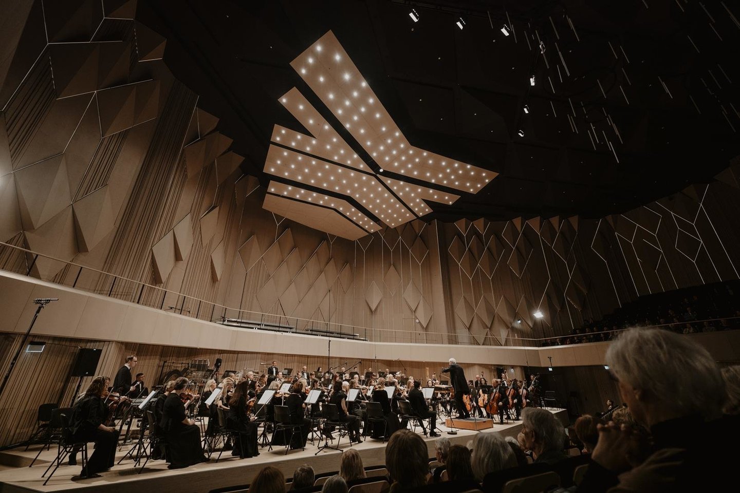 Šiemet vienas ryškiausių Lietuvos tenorų Edgaras Montvidas mini savo 50-ies metų jubiliejų.<br>S.Lukoševičiaus nuotr.