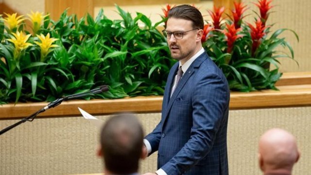 „Čekiukų“ byloje figūruojantis T. Martinaitis sutinka dėl teisinės neliečiamybės atėmimo: stabdys narystę partijoje