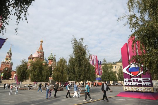 Rusija pristato su „Eurovizija“ besivaržysiantį konkursą: jame – griežtos taisyklės