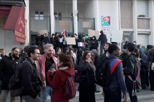 Prancūzijoje – streikai ir protestai prieš griežtus taupymo planus: itin paveiks vieną sritį