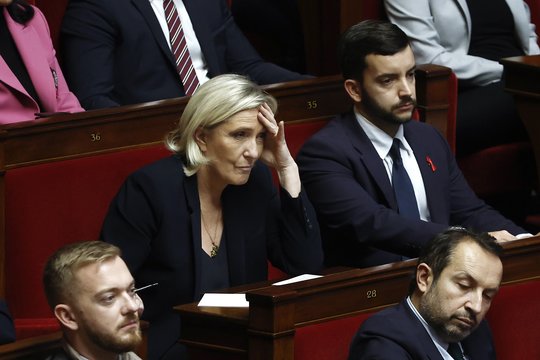 Prancūzijoje – neįprasta protesto forma: parlamentarams išsiuntė 600 prezervatyvų