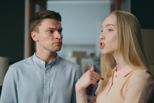 Mergina pas gydytojus bijantį eiti vyrą išvadino idiotu: „Geriau jis pyks, nei aš jį laidosiu“