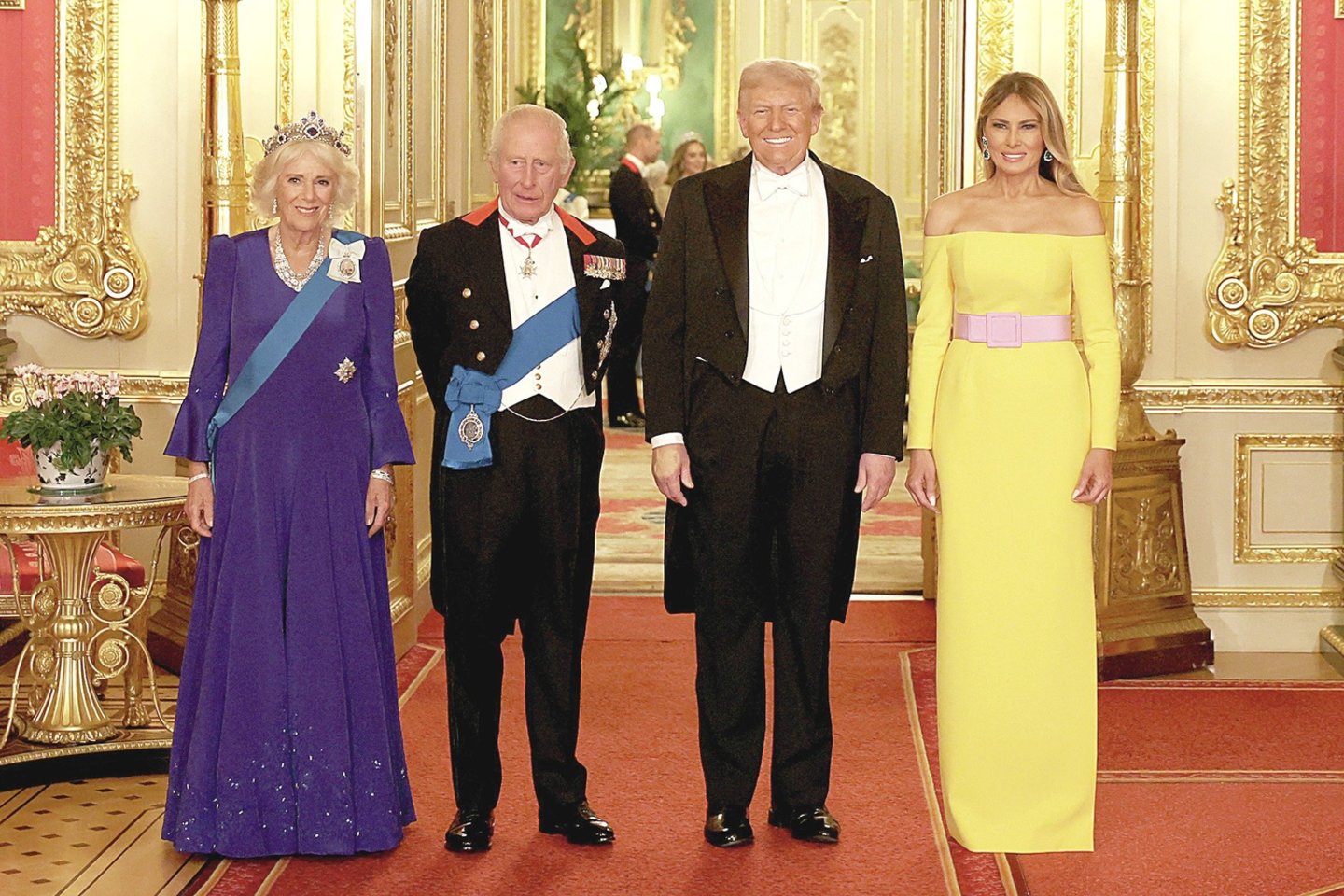 Taip Vindzoro pilyje atrodė karalius Karolis III su karaliene Camilla ir jų svečiai – Jungtinių Valstijų prezidentas D.Trumpas ir pirmoji ponia Melania.
