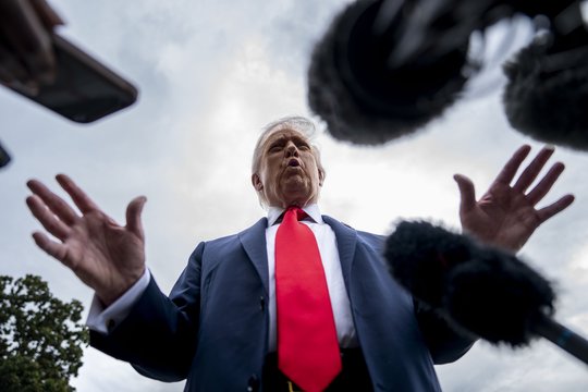 D. Trumpas atsisako patvirtinti karinės pagalbos Taivanui paketą