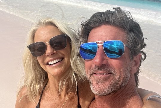 Lėktuvo katastrofoje žuvo muzikos žvaigždė Brettas Jamesas