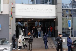 Būriai svetimšalių Lietuvoje virsta vaiduokliais: kaip tuo naudojasi apsimetėliai