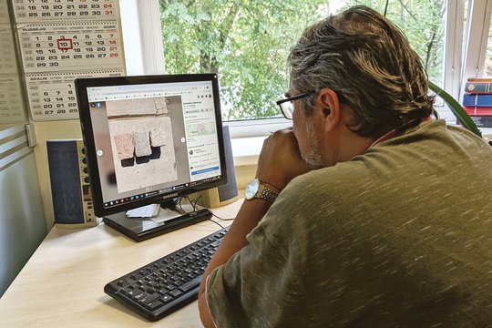 Kauniečiai įpyko: saugomi istoriniai miesto akmenys – skelbimų portale